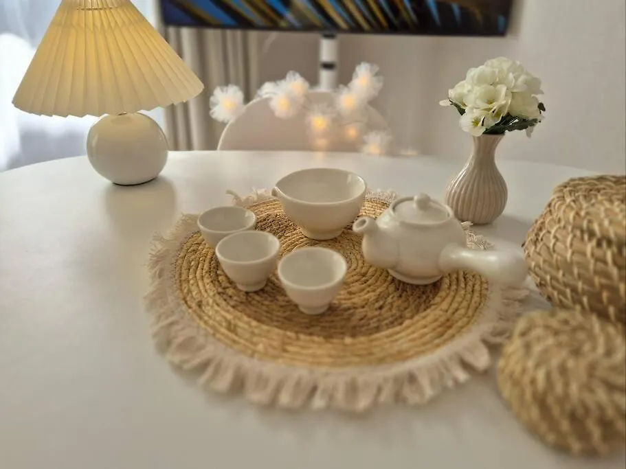 Apartment Best Location Gangnam Yeoksam 2Bedroom Upp To Four People Seoul